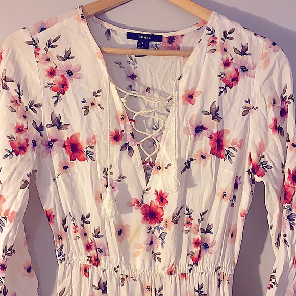 Woman’s Flowing Boho Floral Dress - Picture 3 of 6